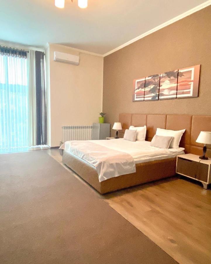 Caravan Hotel Karakol Eksteriør bilde