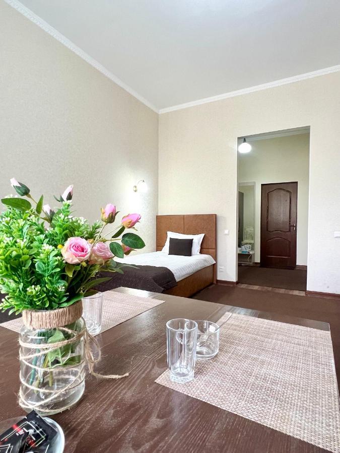 Caravan Hotel Karakol Eksteriør bilde