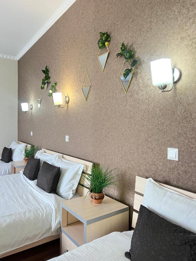 Caravan Hotel Karakol Eksteriør bilde