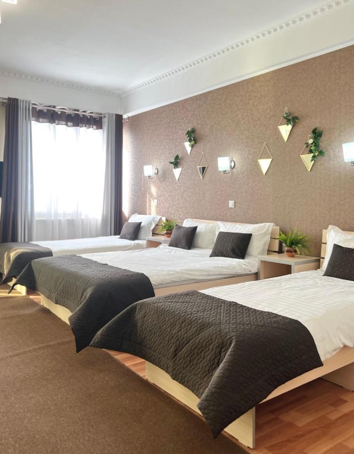 Caravan Hotel Karakol Eksteriør bilde