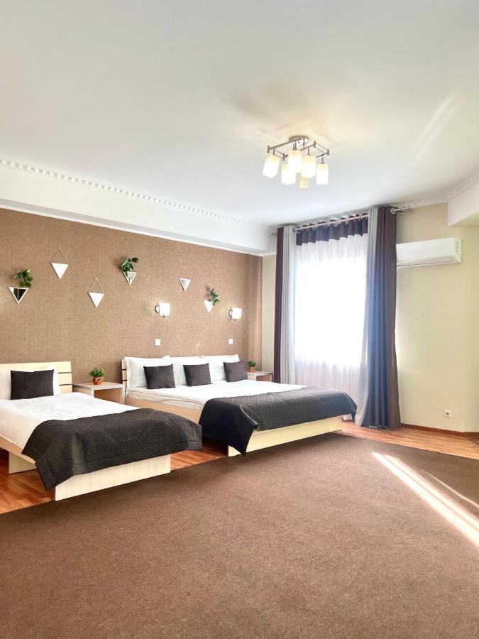 Caravan Hotel Karakol Eksteriør bilde