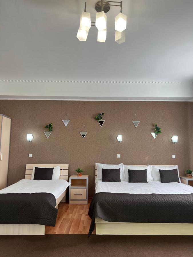 Caravan Hotel Karakol Eksteriør bilde