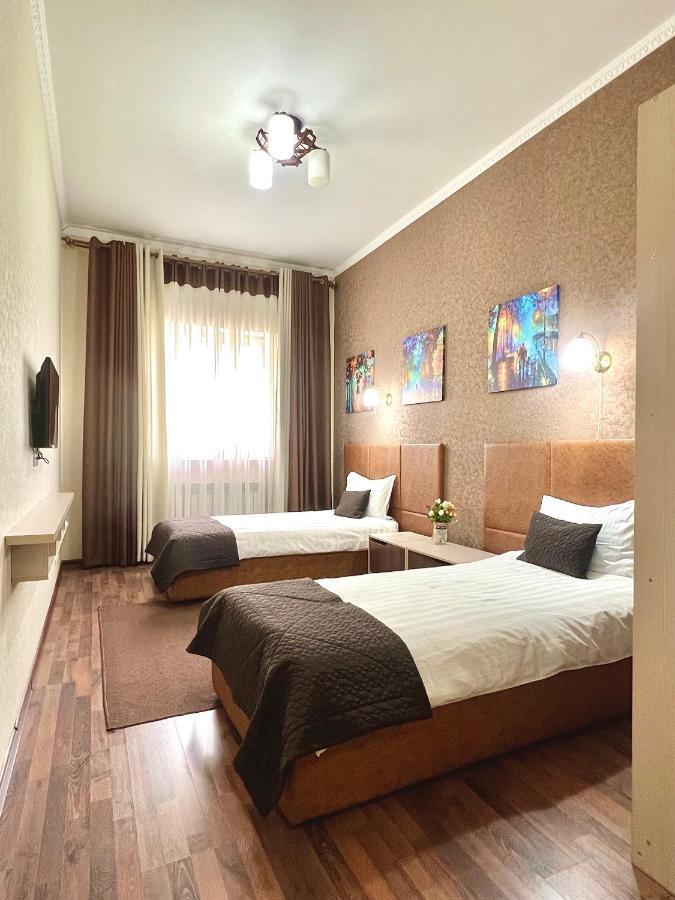 Caravan Hotel Karakol Eksteriør bilde