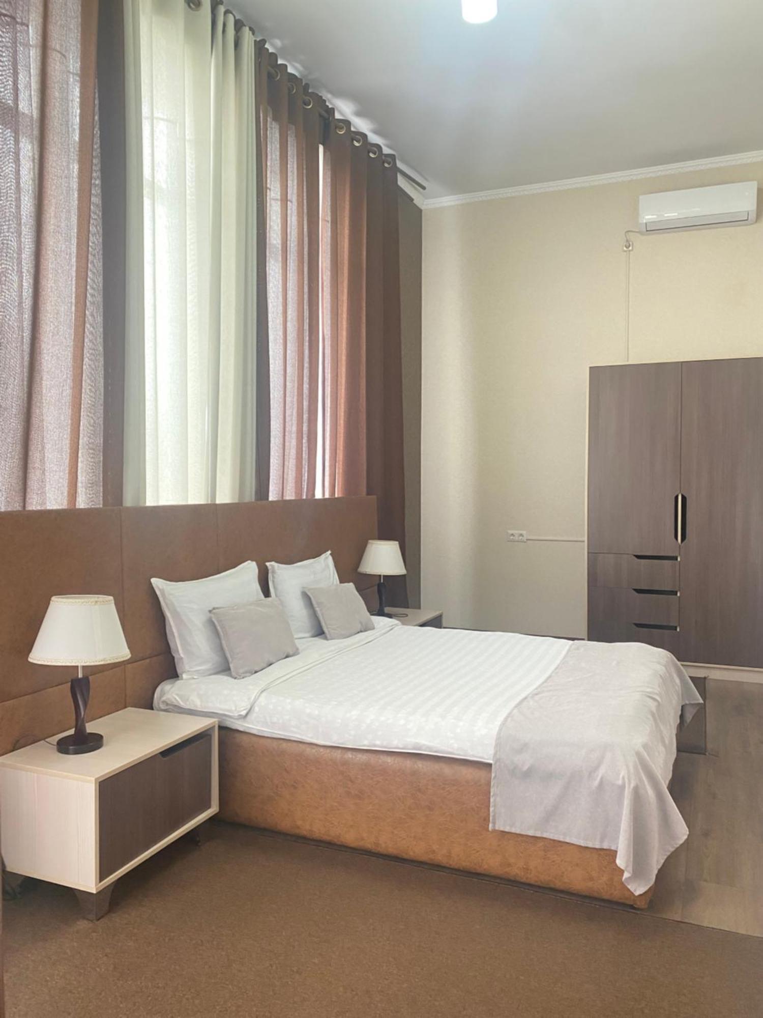 Caravan Hotel Karakol Eksteriør bilde