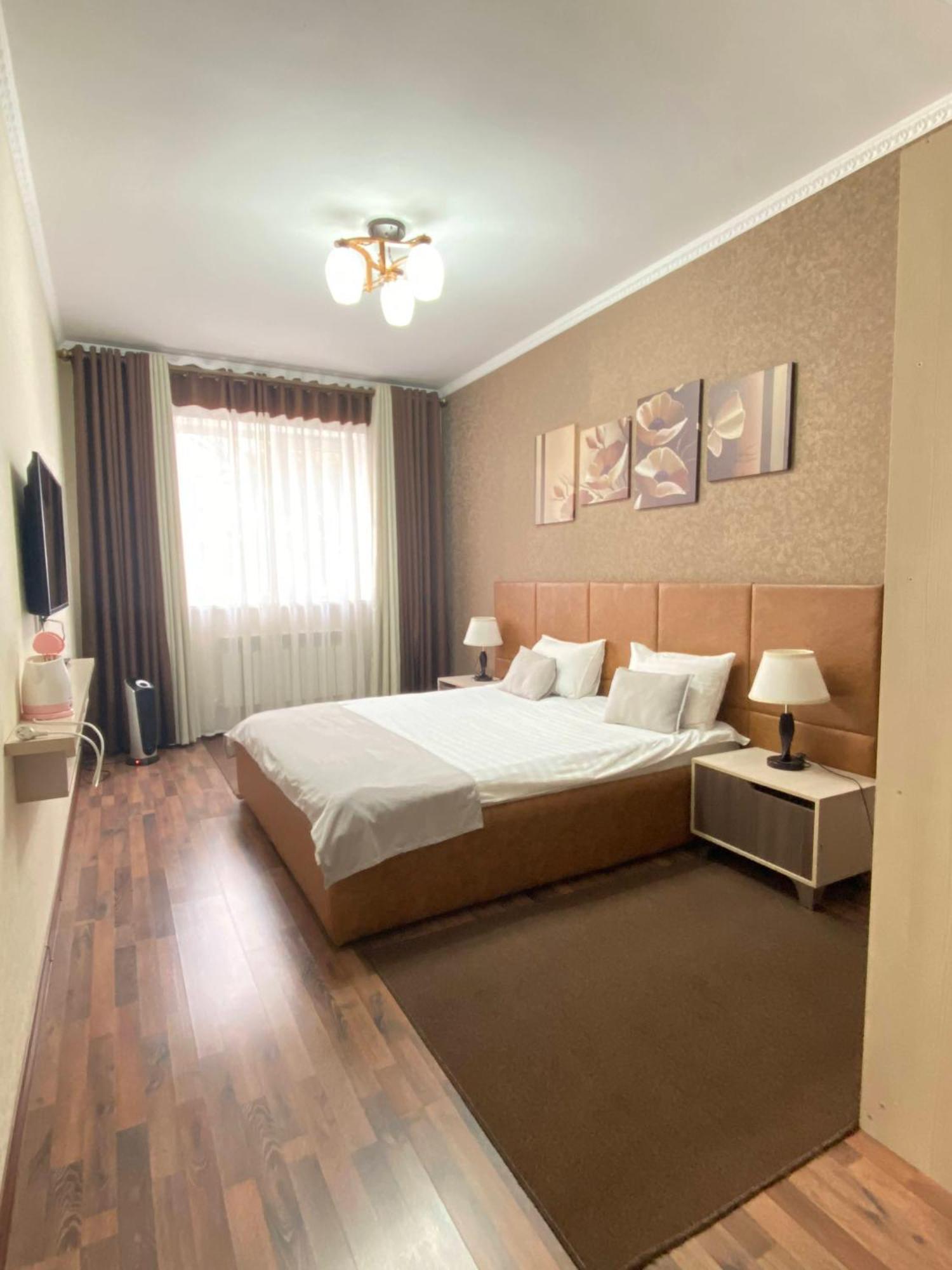 Caravan Hotel Karakol Eksteriør bilde