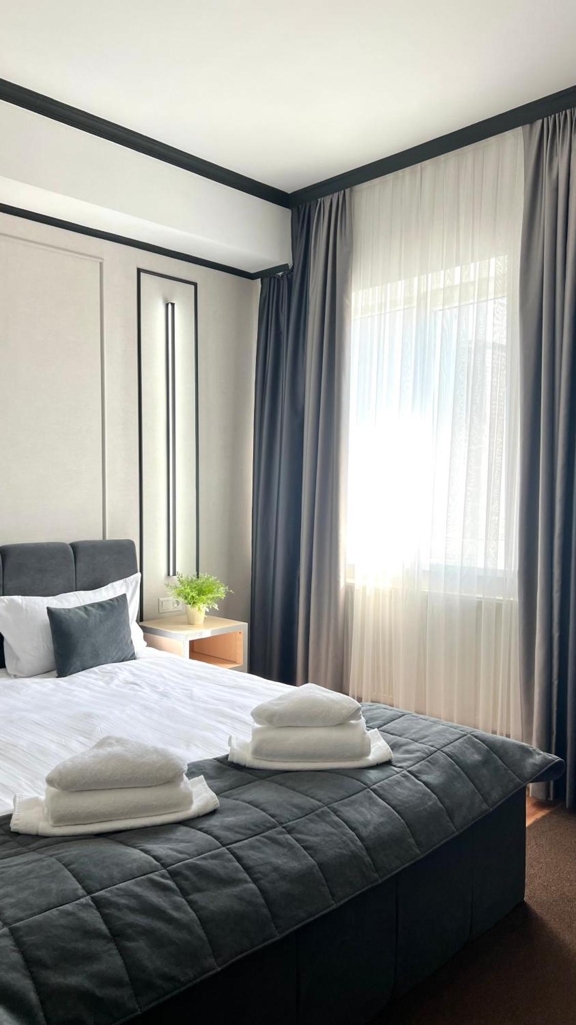 Caravan Hotel Karakol Eksteriør bilde